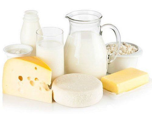 Để mau hồi phục sau mổ u xơ tử cung, bệnh nhân nên bổ sung các sản phẩm từ sữa vào chế độ ăn. 