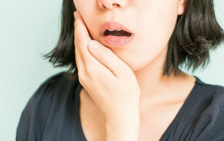 
Tẩy trắng răng tại nhà có thể gây viêm nướu
