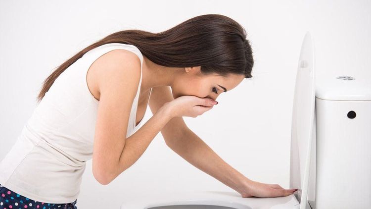 Tác dụng phụ có thể xuất hiện như buồn nôn hoặc nôn. 