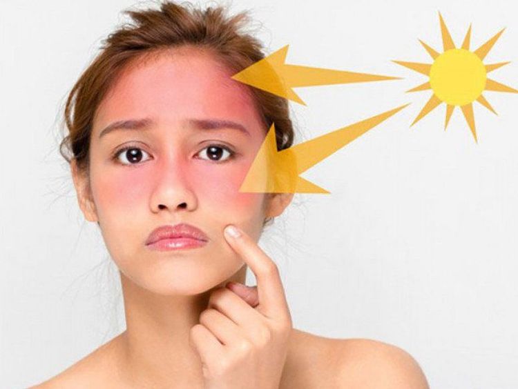 
Ánh nắng mặt trời làm giảm khả năng sản xuất collagen.
