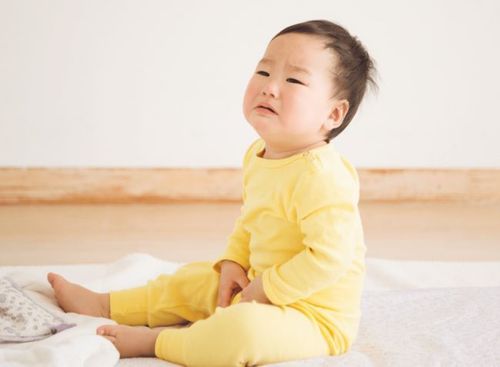 
Cha mẹ có thể đánh lạc hướng trẻ và hạn chế đánh đòn
