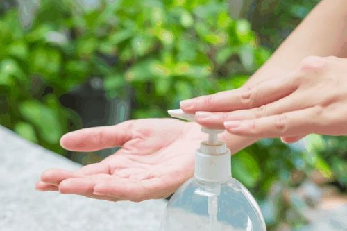 
Các dung dịch chứa cồn mang lại hiệu quả khử khuẩn cao hơn nhiều lần sản phẩm rửa tay thông thường
