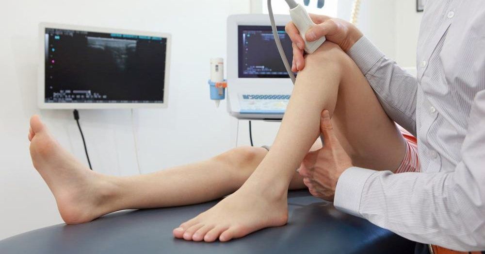 Siêu âm khớp là phương pháp sử dụng sóng siêu âm có tần số cao để thăm khám khớp và phần mềm quanh khớp
