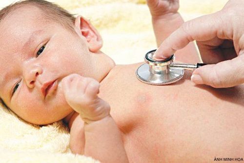 
Nếu trẻ có vấn đề tim mạch như bệnh tim bẩm sinh là nguồn gốc của các huyết khối nội sọ.
