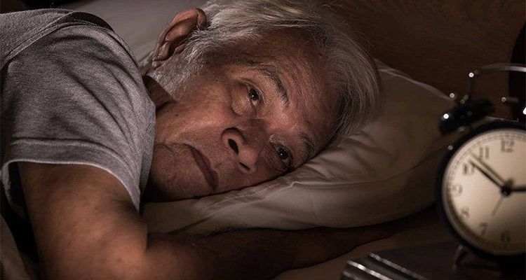 
Mất ngủ là một trong nhiều nguyên nhân khác gây suy kiệt tuổi già
