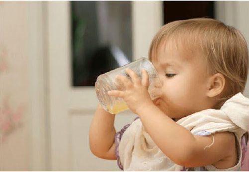 
Lạm dụng thuốc trái cây khiến trẻ bị đầy hơi
