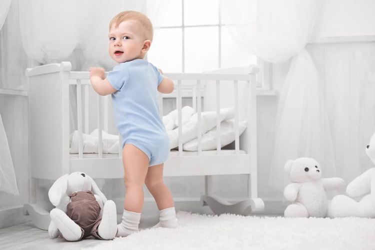 
Trẻ 4 tháng cho tập đứng có thể là sớm
