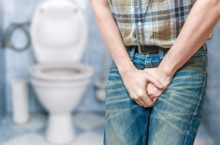 Nam giới đau lưng, buồn đi tiểu nguyên nhân là gì?