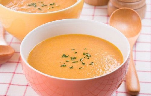 
Thực phẩm ăn dặm cho bé 6 tháng tăng cân cần chế biến thành dạng lỏng
