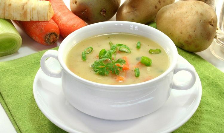 
Thực đơn cho trẻ suy dinh dưỡng 1 tuổi với món cháo thịt bò nấu cùng với khoai tây và cà rốt
