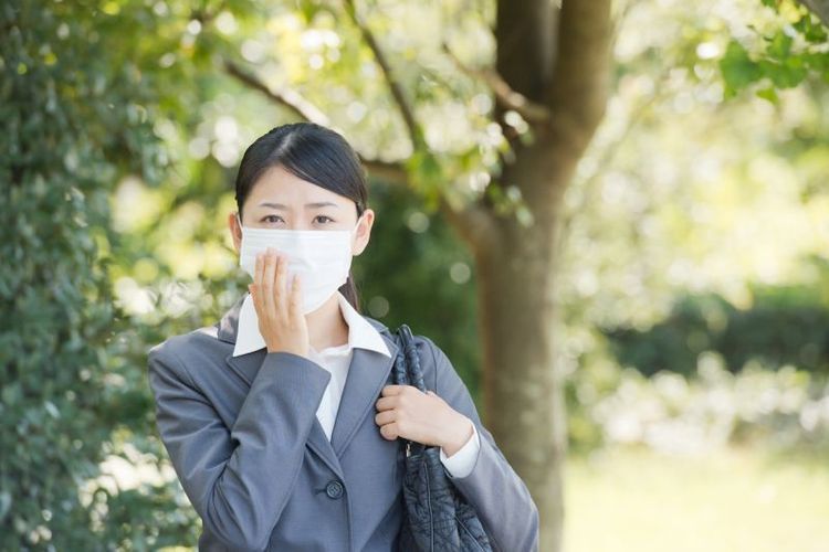 
Người bệnh nên đeo khẩu trang để hạn chế lây nhiễm cho người khác
