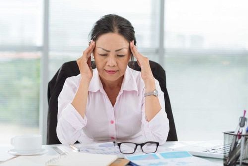 
Phụ nữ 40 tuổi có nên uống thuốc tránh thai hay không cần dựa vào bệnh lý nền
