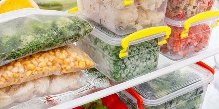 
Bảo quản thực phẩm bằng dụng cụ có nắp đậy
