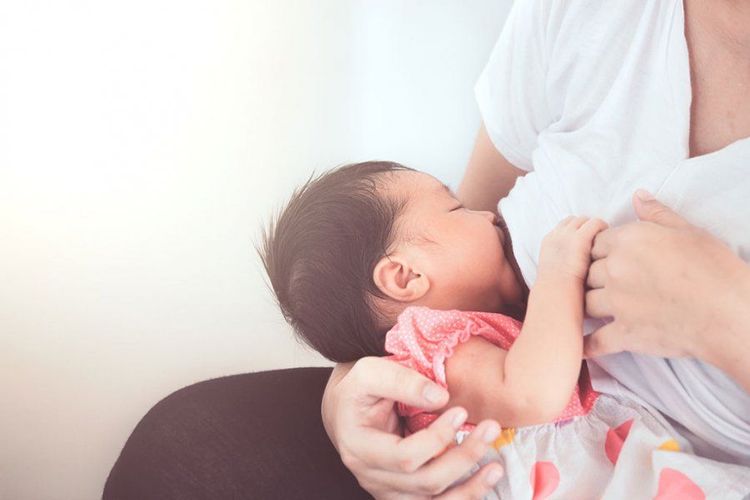 
Cho con bú là cách tốt nhất để thông ống dẫn sữa
