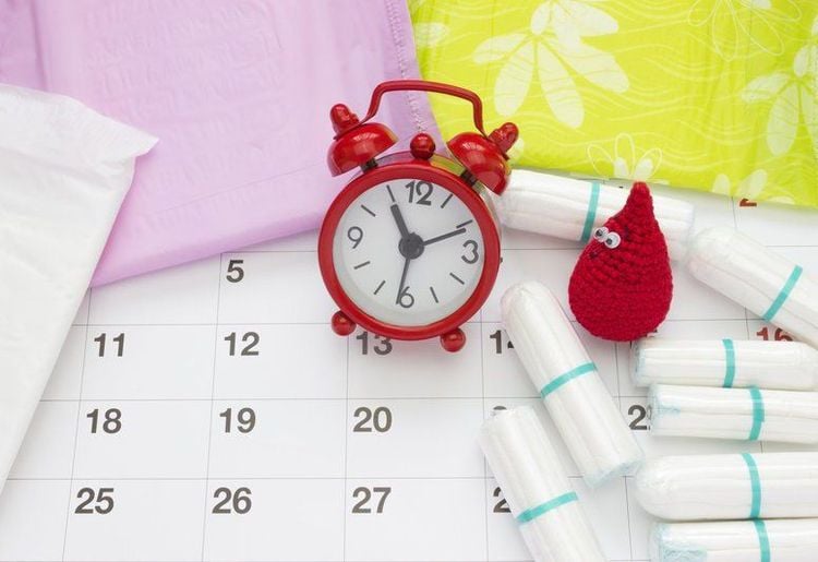 Kinh nguyệt bình thường khi thiếu nữ dậy thì bắt đầu có kinh từ 11 - 18 tuổi. 