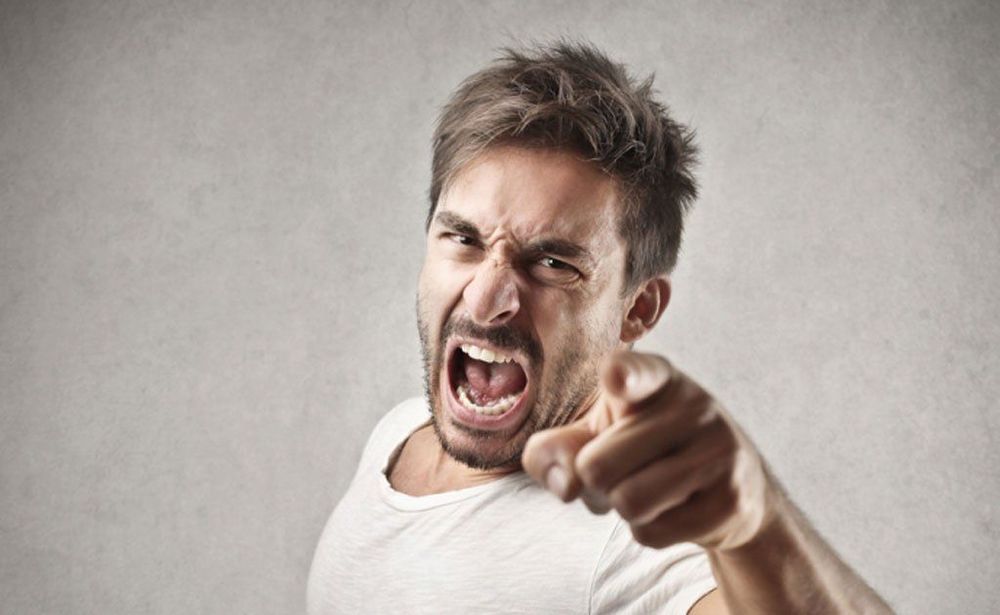 
Đàn ông giận dữ, cô đơn dễ mắc bệnh nướu răng
