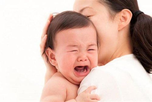 
Hệ thần kinh trung ương bị kích thích quá mức có thể khiến trẻ bị hoảng sợ
