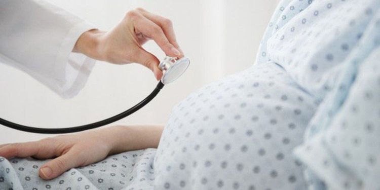 
Thai chậm tăng trưởng trong tử cung nặng, cần được chỉ định mổ lấy thai
