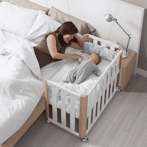 
Trẻ sơ sinh nên ngủ riêng cũi để đảm bảo an toàn
