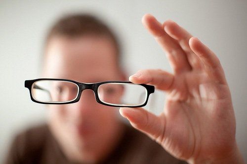 
Người bị cận thị tăng nguy cơ mắc bệnh tăng nhãn áp
