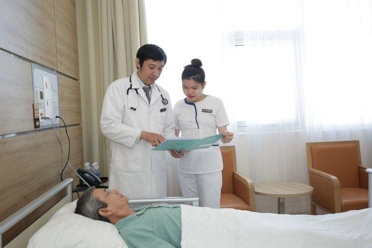 Sau mổ, người bệnh được theo dõi tình trạng sức khỏe (Ảnh minh họa)