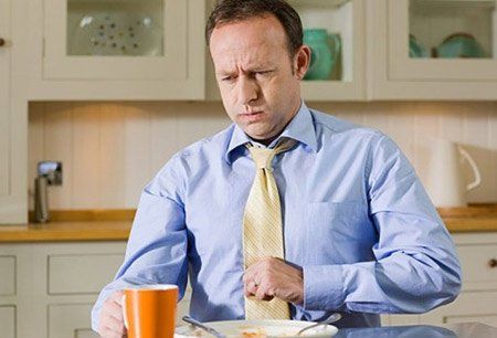 Thức ăn khó tiêu trong phân thường không phải là một tình trạng đáng lo ngại 