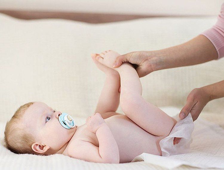 
Trẻ sơ sinh làm ướt ít nhất 5 tã một ngày
