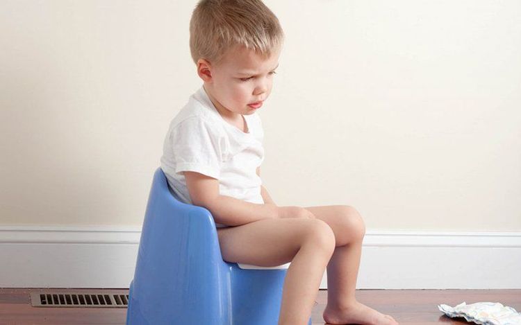 
Trẻ tự kỷ biếng ăn lâu ngày còn có thể bị táo bón
