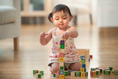 
Trẻ 30 tháng tuổi nặng 14 kg là mức cân nặng bình thường
