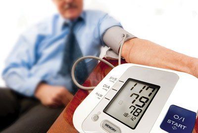 
Tình trạng mất nước có thể ảnh hưởng đến bệnh lý huyết áp của người già
