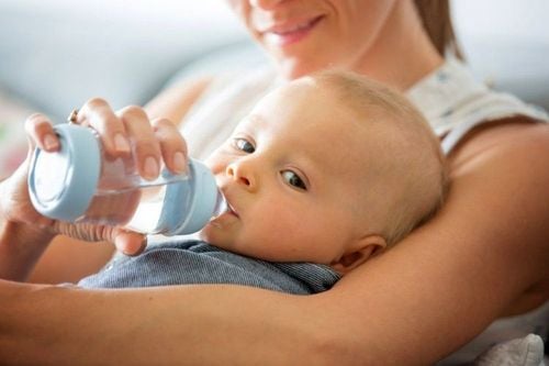 
Giải đáp trẻ uống bao nhiêu nước là đủ?
