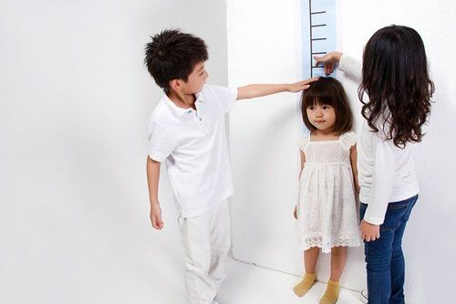 
Muốn trẻ phát triển chiều cao cha mẹ cần có chế độ dinh dưỡng phù hợp
