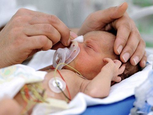 
Trẻ khi sinh nhẹ cân cũng có nguy cơ cao mắc bệnh võng mạc
