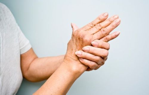 
Viêm đa dây thần kinh hủy Myelin mạn tính gây tê các chi
