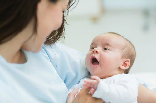 
Nhiều bà mẹ phân vân về việc trẻ bỏ bú có nên cho bú lại
