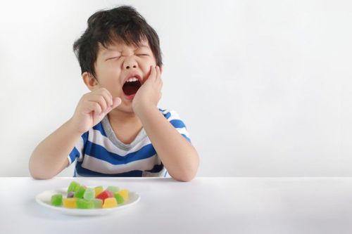 
Trẻ hay bị viêm lợi có thể do thiếu vitamin C
