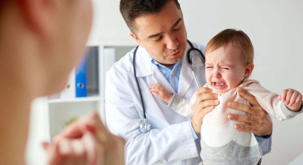 
Khi phát hiện bé bị bỏng nên đưa ngay đến bệnh viện để sơ cứu kịp thời
