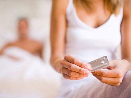 Dùng thuốc tránh thai khẩn cấp 2 lần 1 tháng có sao không?