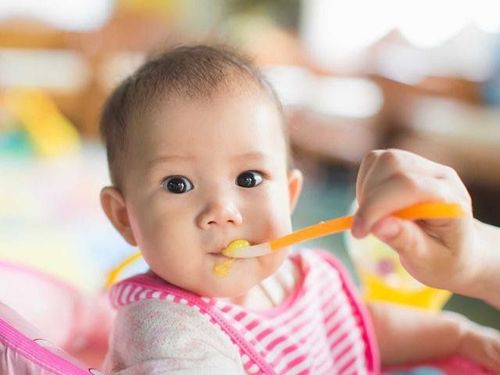 
Giải đáp trẻ 6 tháng ăn gì để tăng cân
