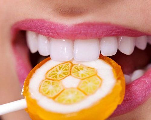 
Bánh kẹo ngọt là một trong các loại thực phẩm có hại cho răng
