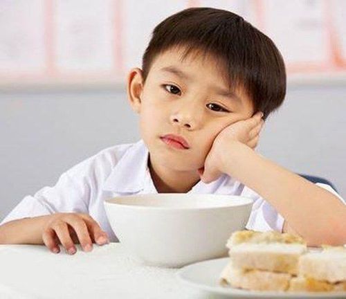 
Bé 4 tuổi biếng ăn có thể do tâm sinh lý gây ra
