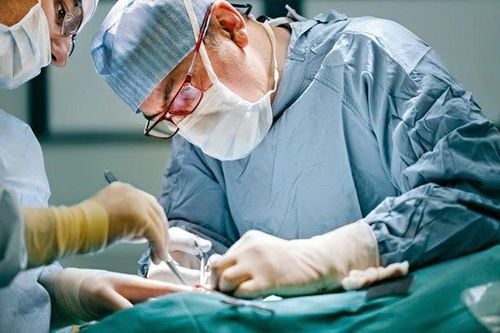 
Có những phương pháp nào điều trị vẹo vách ngăn mũi?
