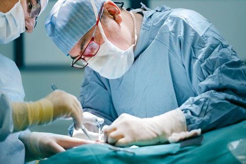 
Điều trị xuất huyết não bằng phương pháp phẫu thuật
