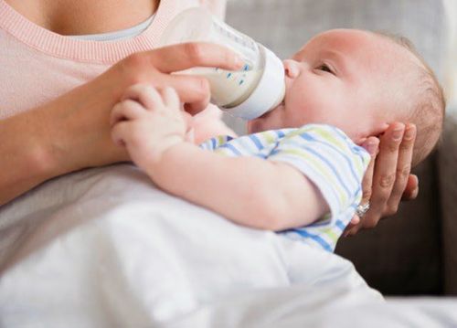 
Sữa công thức cho trẻ sơ sinh cần đảm bảo tiêu chuẩn được quy định
