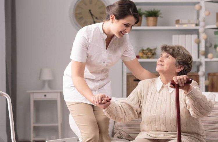 
Cho người bệnh đi lại để đánh giá mức độ ngã
