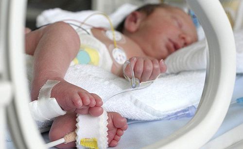 
Trẻ sinh non thuộc nhóm đối tượng nguy cơ cao mắc bệnh viêm đường hô hấp
