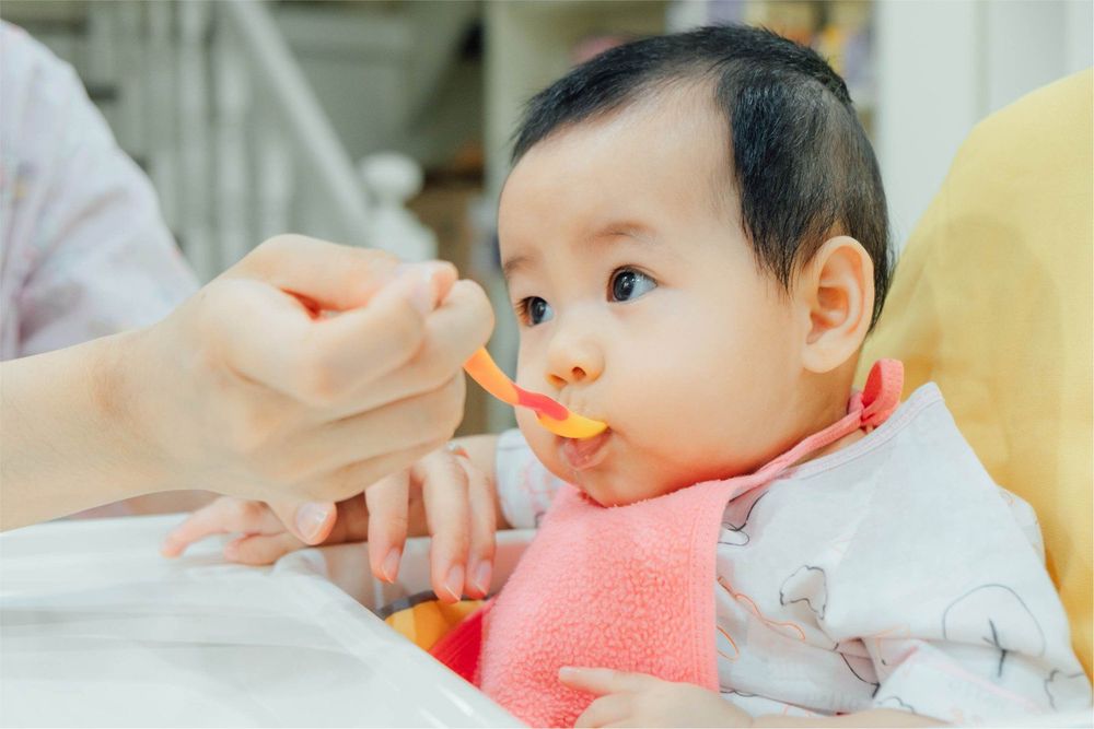 
Chế độ dinh dưỡng quyết định tình trạng bé gái 8 tháng nặng bao nhiêu kg
