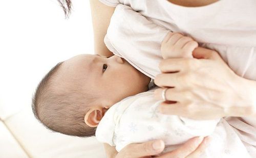 
Phụ nữ trong thời kỳ cho con bú có nguy cơ mắc áp xe vú cao
