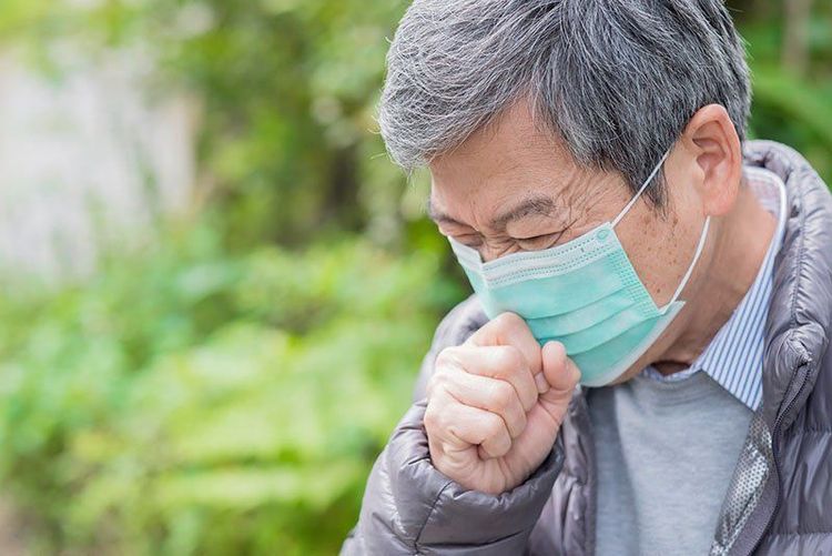 
Người già bị mệt mỏi và ốm thường xuyên là một trong các triệu chứng suy kiệt tuổi già
