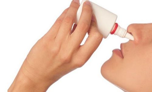 Lạm dụng thuốc co mạch nhỏ mũi có thể gây viêm mũi, nghẹt mũi